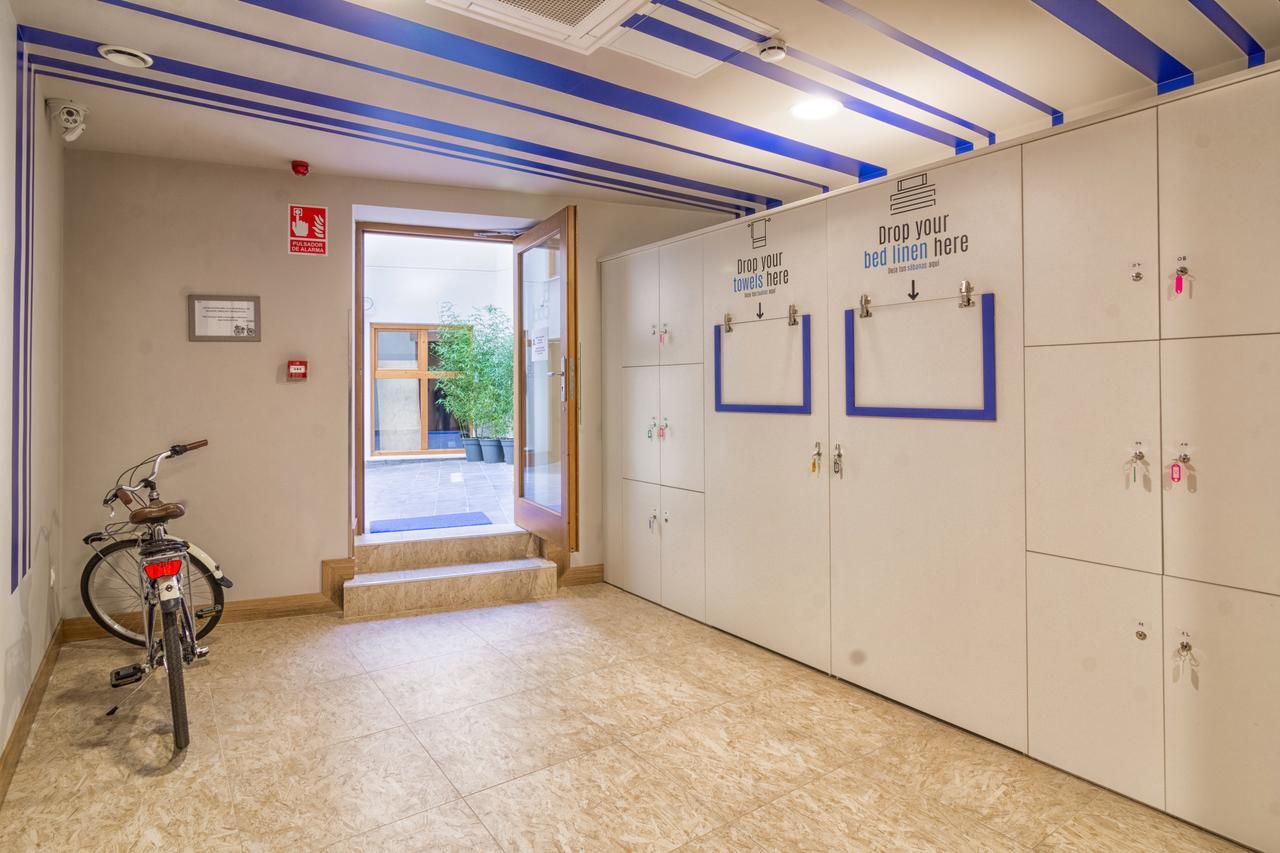 Egunon Bilbao Hostel Exterior photo