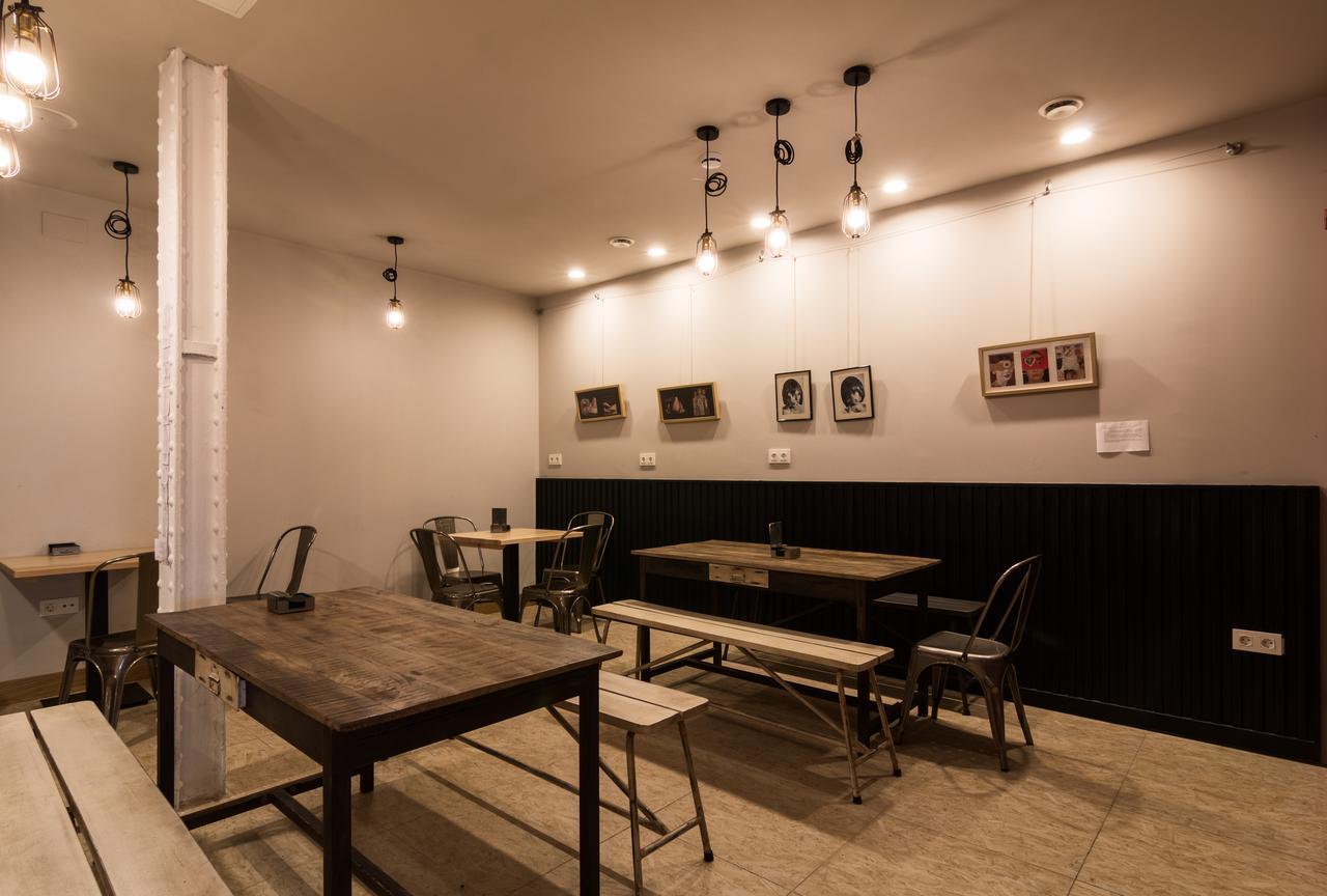 Egunon Bilbao Hostel Exterior photo